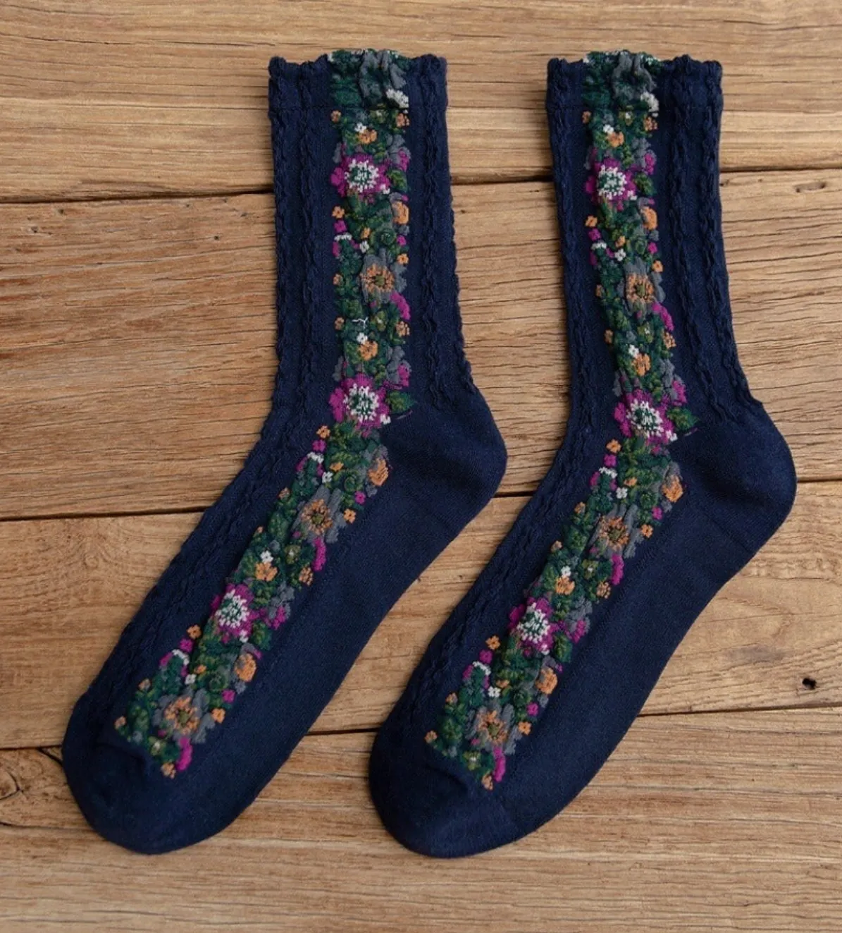 Noble Floral Beauty Crew Socks -Navy