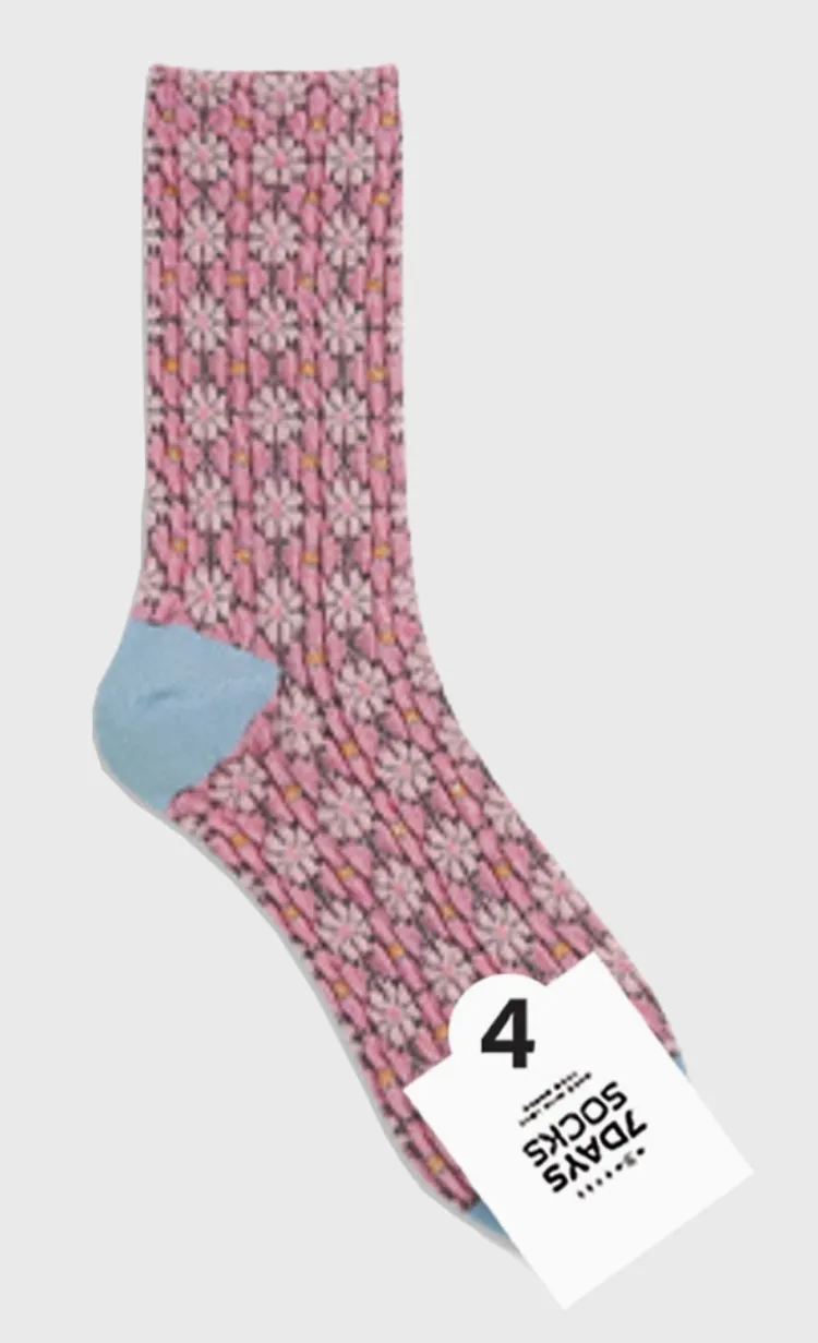 Women's Embro Flower Crew Socks -Rose