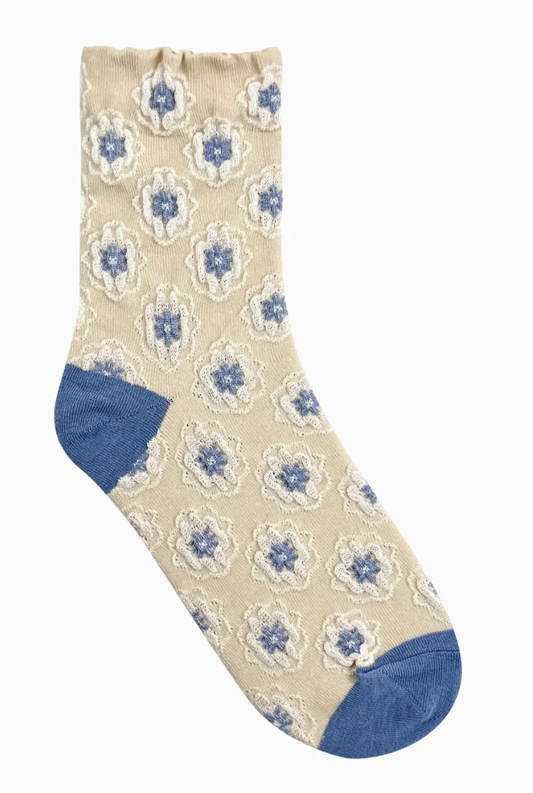 Women's Soft Flower Pattern Crew Socks -Ivory/Blue